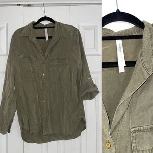 Green aritzia shirt size small